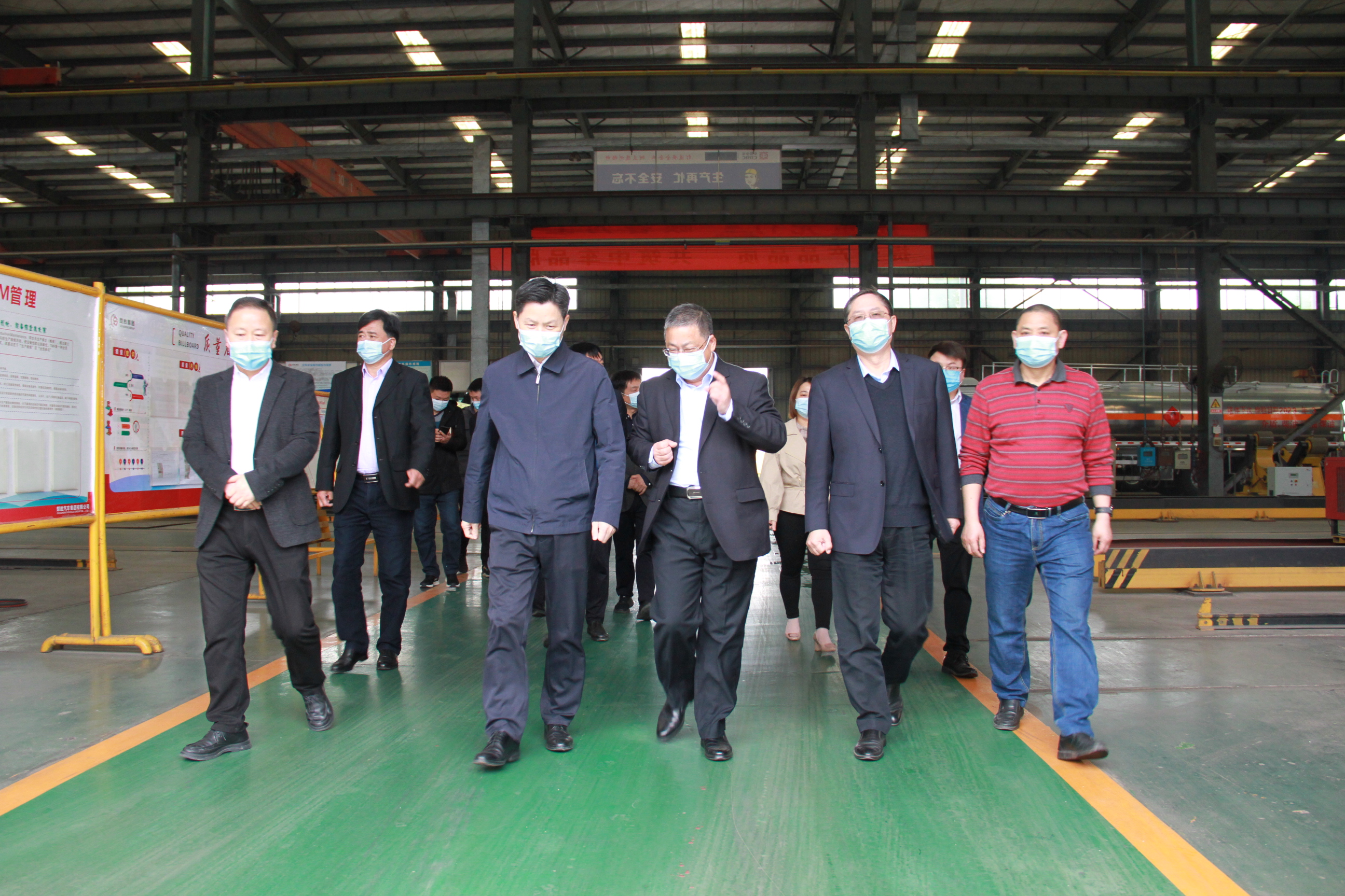 防疫情，促生產(chǎn)，市委常委副市長(zhǎng)甘國(guó)棟一行蒞臨楚勝調(diào)研