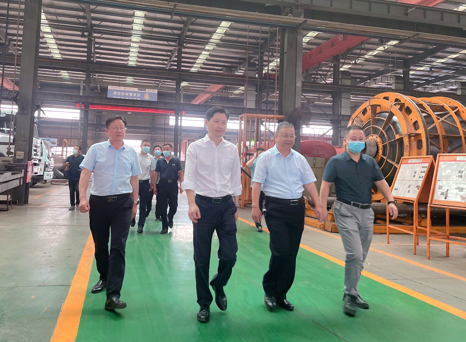 市委常委、常務(wù)副市長(zhǎng)甘國(guó)棟一行蒞臨楚勝汽車集團(tuán)調(diào)研